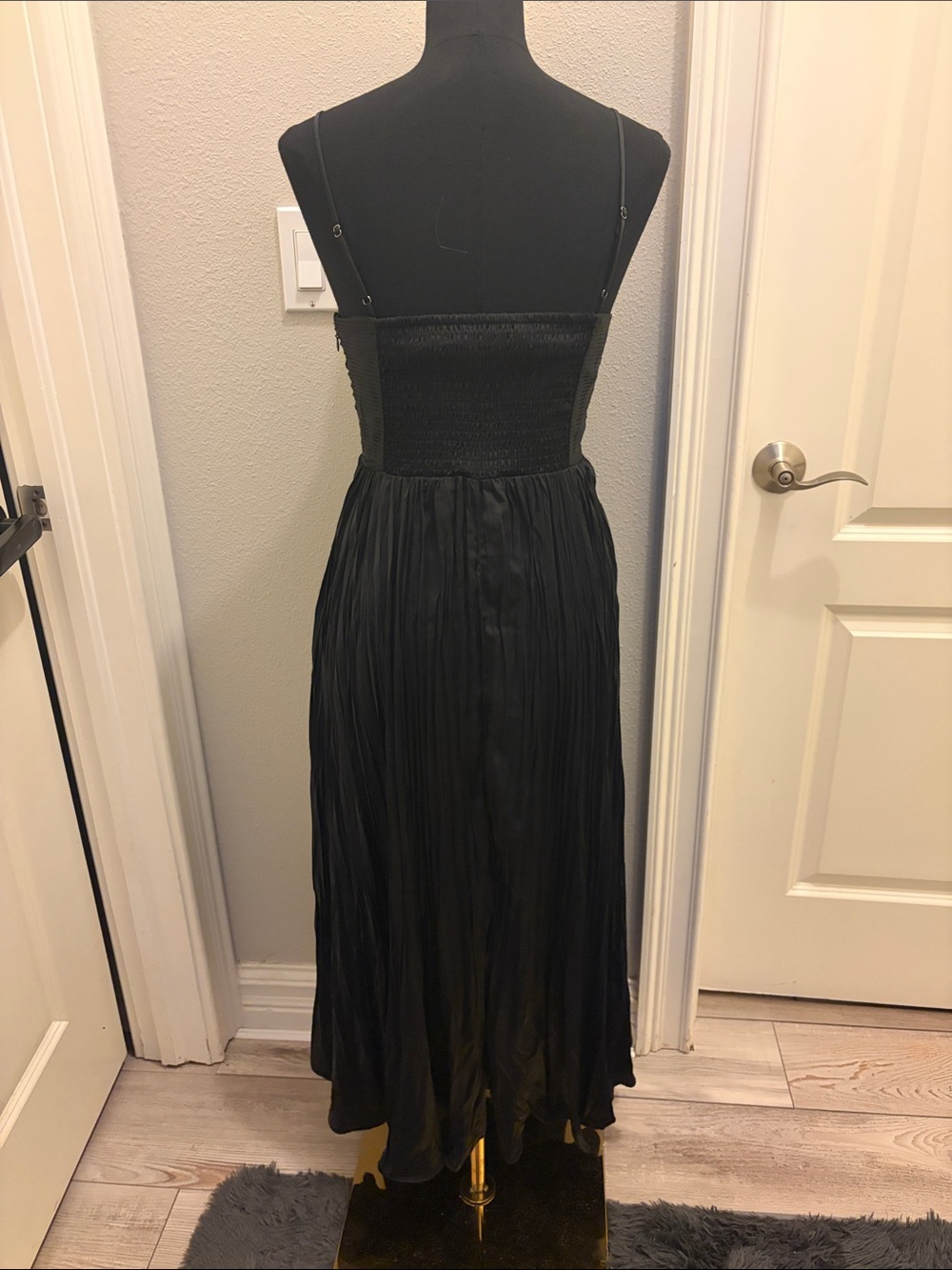 ASTR The Label Maeve Black Midi Dress Size Small - Picture 4 of 6